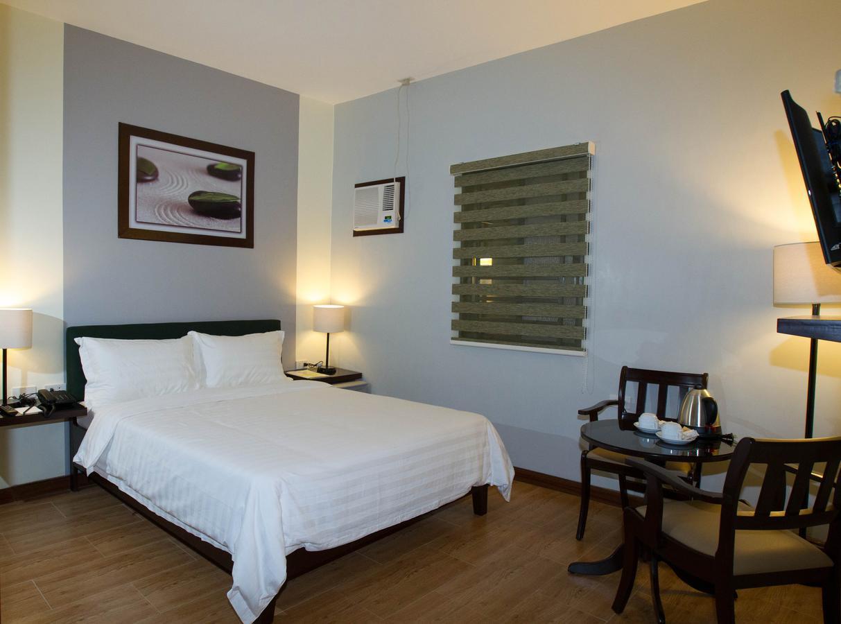 Garden View Hotel Angeles Exterior photo