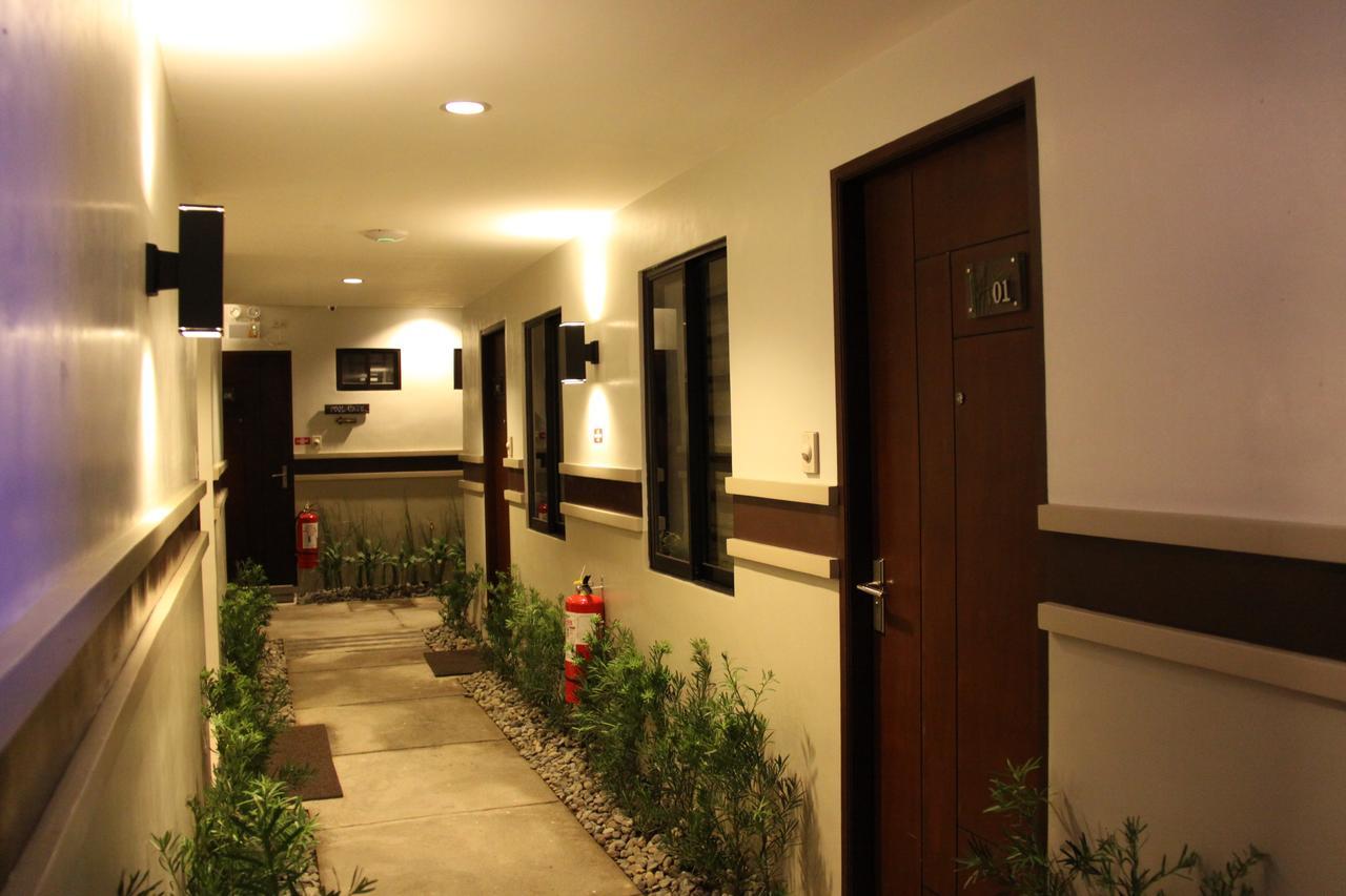 Garden View Hotel Angeles Exterior photo
