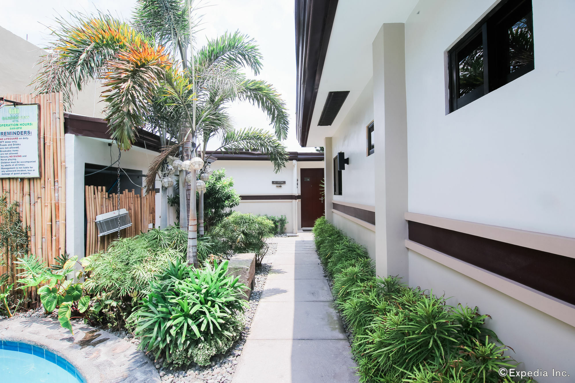 Garden View Hotel Angeles Exterior photo