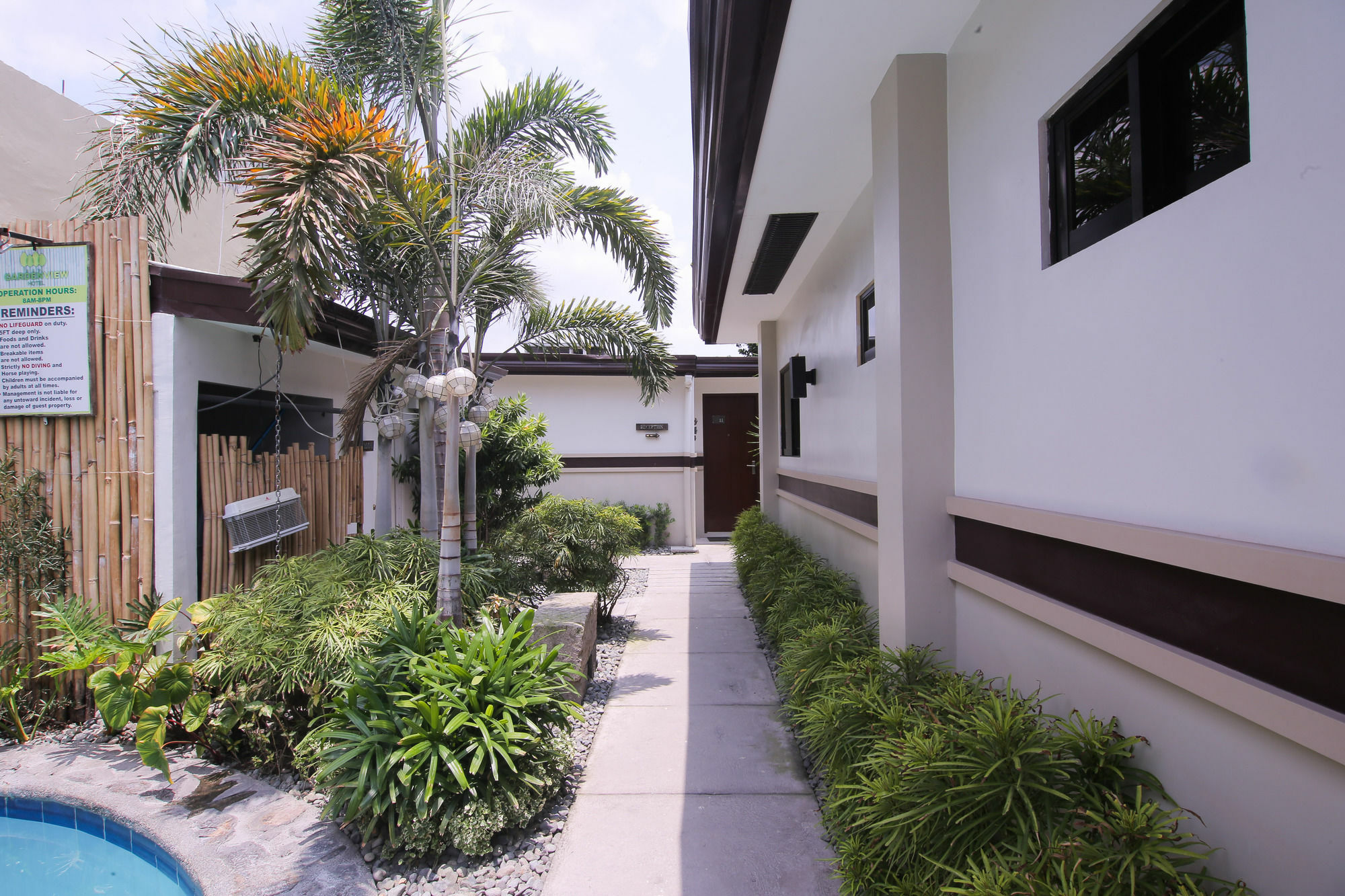 Garden View Hotel Angeles Exterior photo